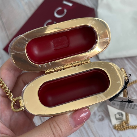 $980 New GUCCI Mini Bag red heart gold GG logo airpod case coin purse LIMITED - Picture 7 of 14